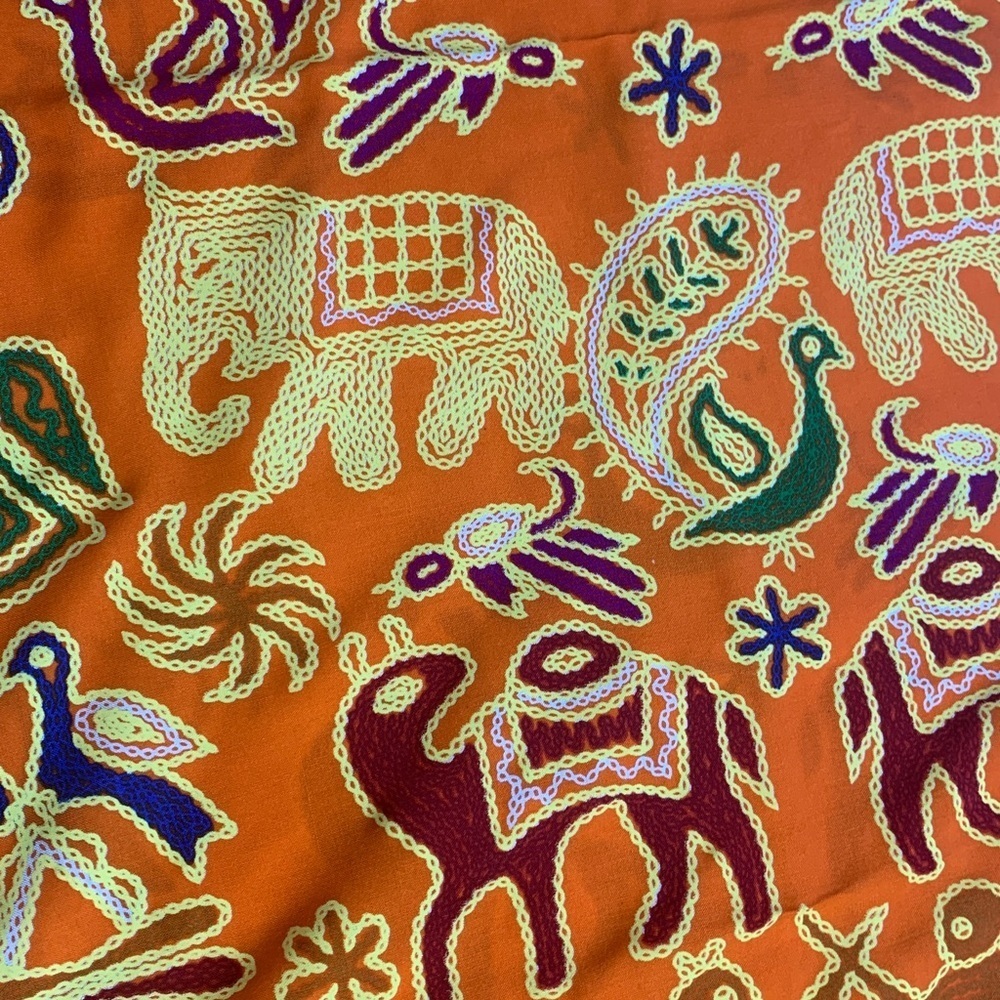 Sarong/ scarf with indigenous hieroglyphics print orange and yellow - Picture 4 of 8
